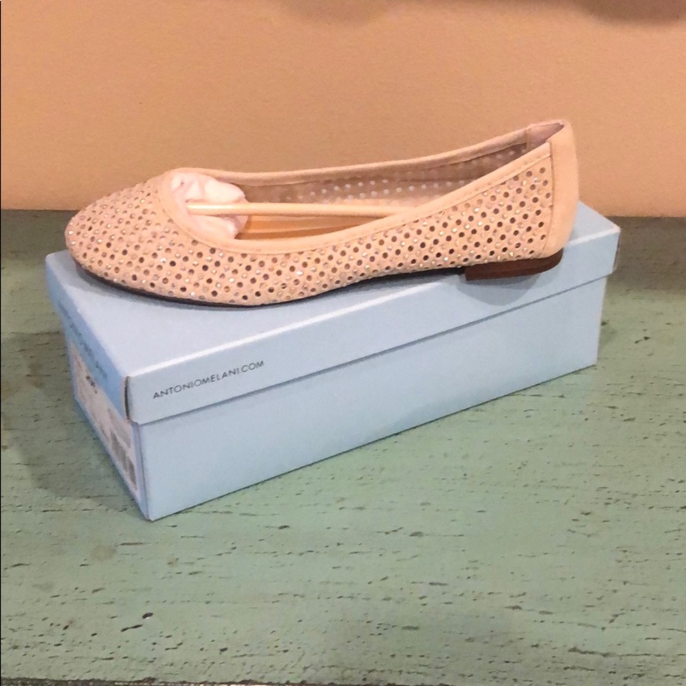 Antonio Melani Flats